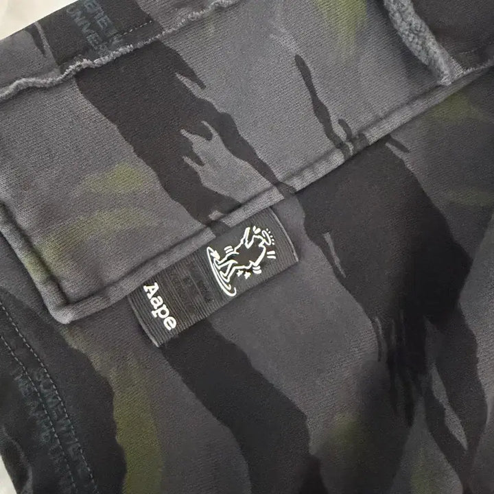 [BUNJANG] Ape Bermuda Shorts / 에이프 버뮤다