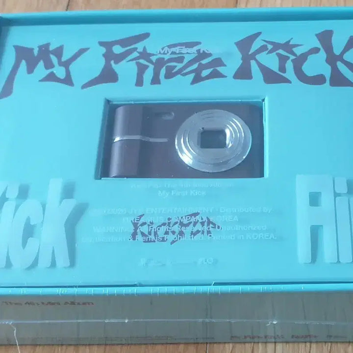 [BUNJANG] Kickflip Mini 4th Album My First Kick Camera Limited Edition / 킥플립 미니 4집 My First Kick 카메라 한정 버전