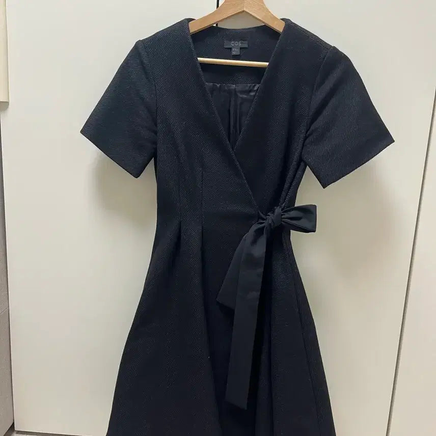 [BUNJANG] COS Black Ribbon Tie Mini Dress / COS 블랙 리본 매듭 원피스