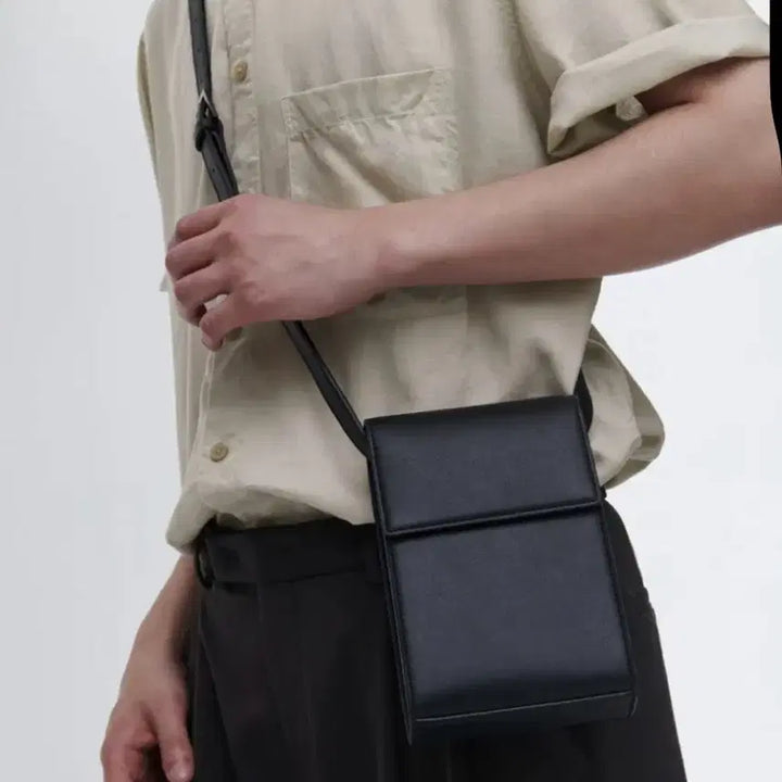 [BUNJANG] Musinsa Standard Synthetic Leather Square Mini Crossbag / 무신사 스탠다드 신세틱 레더 스퀘어 미니 크로스백