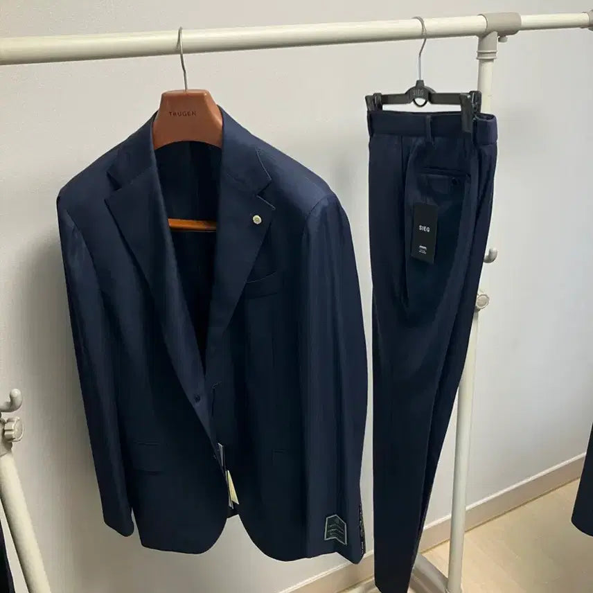 [BUNJANG] SIEG Kiton Carlo Barbera Fabric Suit Navy / 지이크) Kiton 키톤 까를로바베라 원단 수트
