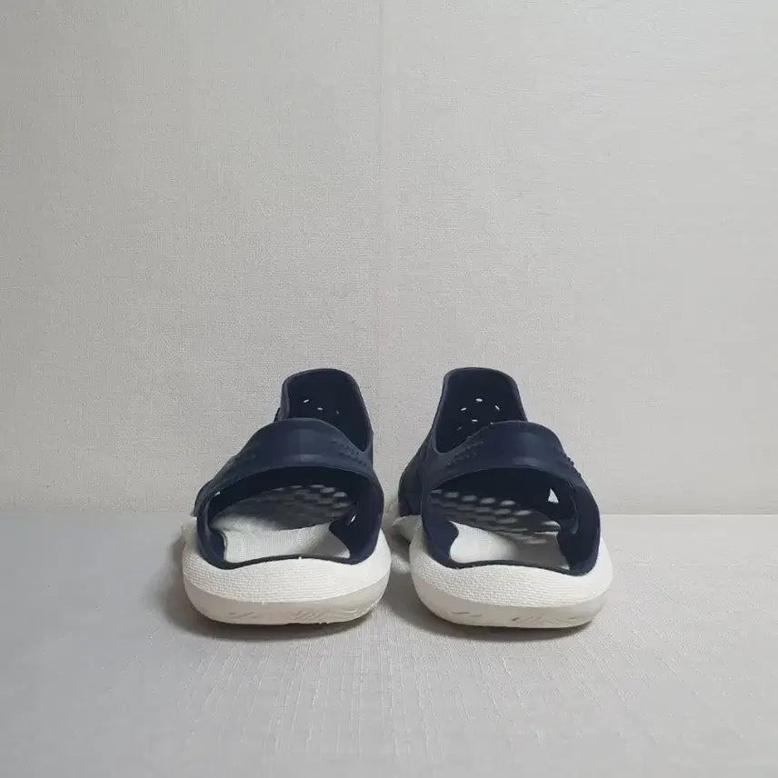 [BUNJANG] Crocs Swiftwater Wave Sandals Navy / 크록스 스위프트워터 웨이브 샌들 네이비 260mm