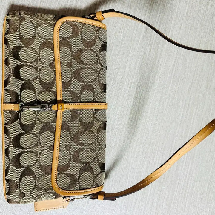 [BUNJANG] Coach Signature Shoulder Bag / 코치가방