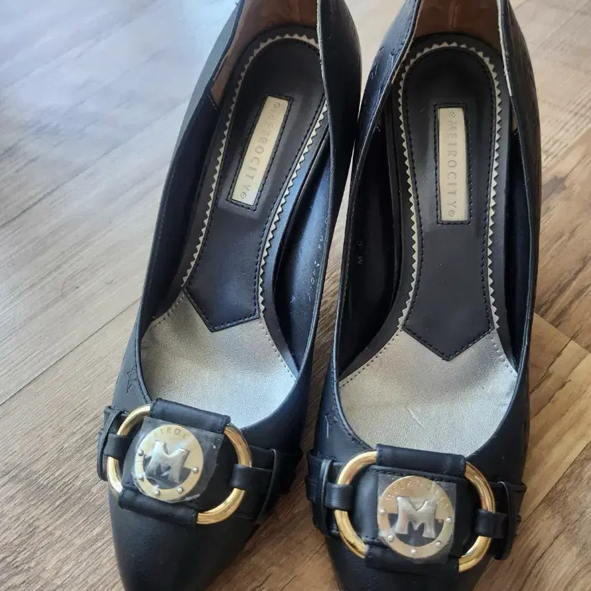 [BUNJANG] Metroc City Black Leather Heels Size 240 / 메트로시티 블랙 구두 240 (새상품)