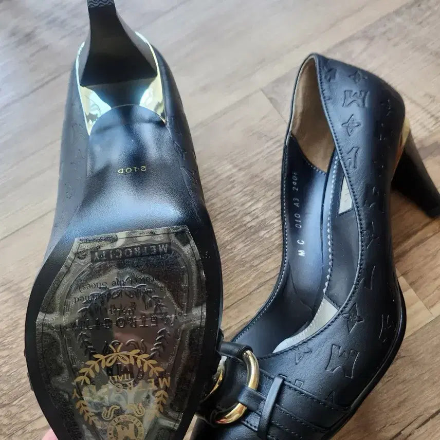 [BUNJANG] Metroc City Black Leather Heels Size 240 / 메트로시티 블랙 구두 240 (새상품)