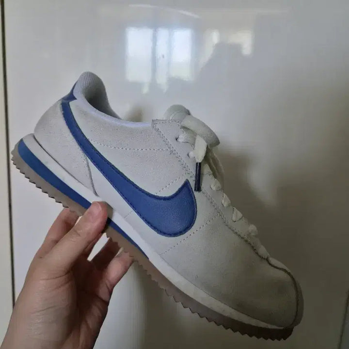 [BUNJANG] Nike Cortez White/Blue Suede Sneakers 250mm / 나이키 코르테즈 흰파 스웨이드 운동화 250