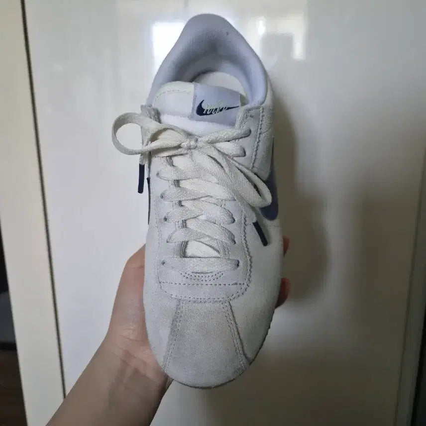 [BUNJANG] Nike Cortez White/Blue Suede Sneakers 250mm / 나이키 코르테즈 흰파 스웨이드 운동화 250
