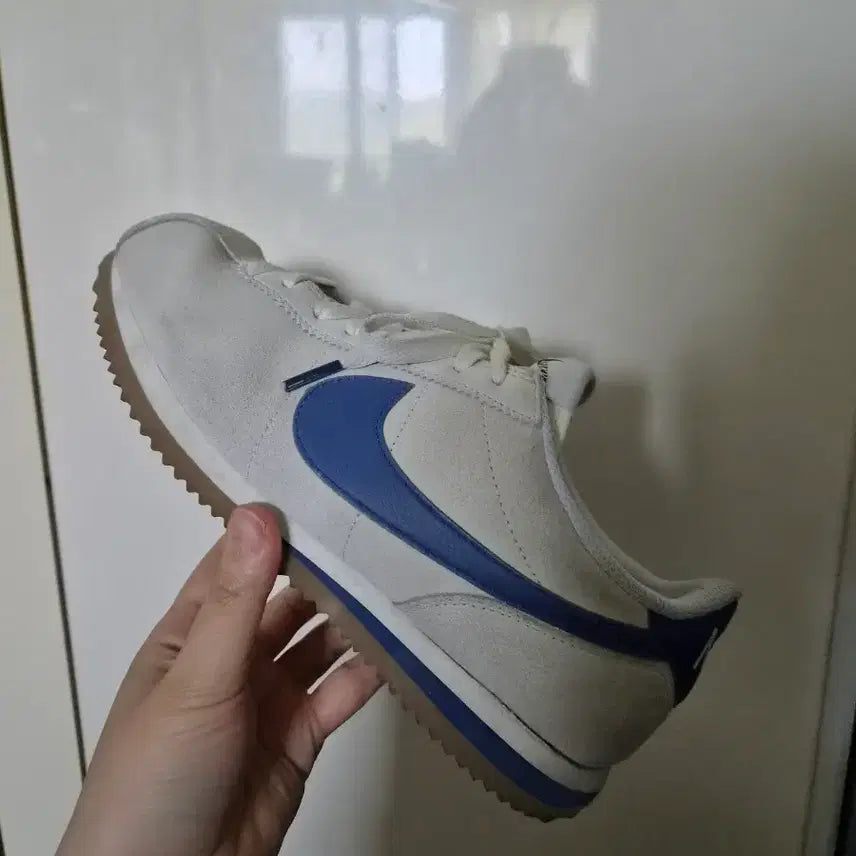 [BUNJANG] Nike Cortez White/Blue Suede Sneakers 250mm / 나이키 코르테즈 흰파 스웨이드 운동화 250