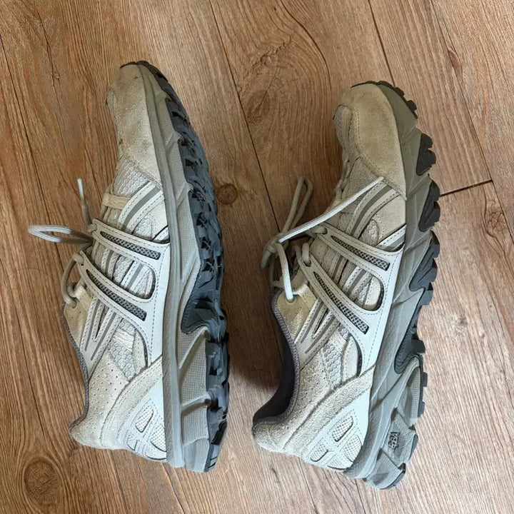 [BUNJANG] Asics Gel-Sonoma 15-50 Oyster Gray Running Shoes / 아식스 젤 소노마 15-50 오이스터 그레이 265mm