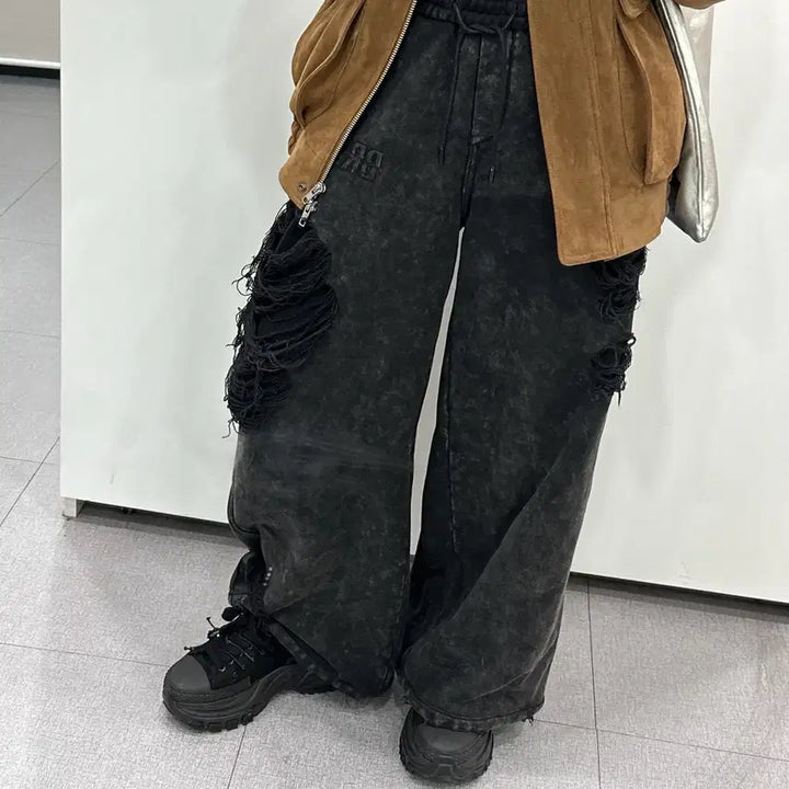 [BUNJANG] Juun.J Broken Garment Dyeing Distressed Sweatpants / 준지 브로큰 가먼트다잉 디스트로이드 스웨트팬츠 36