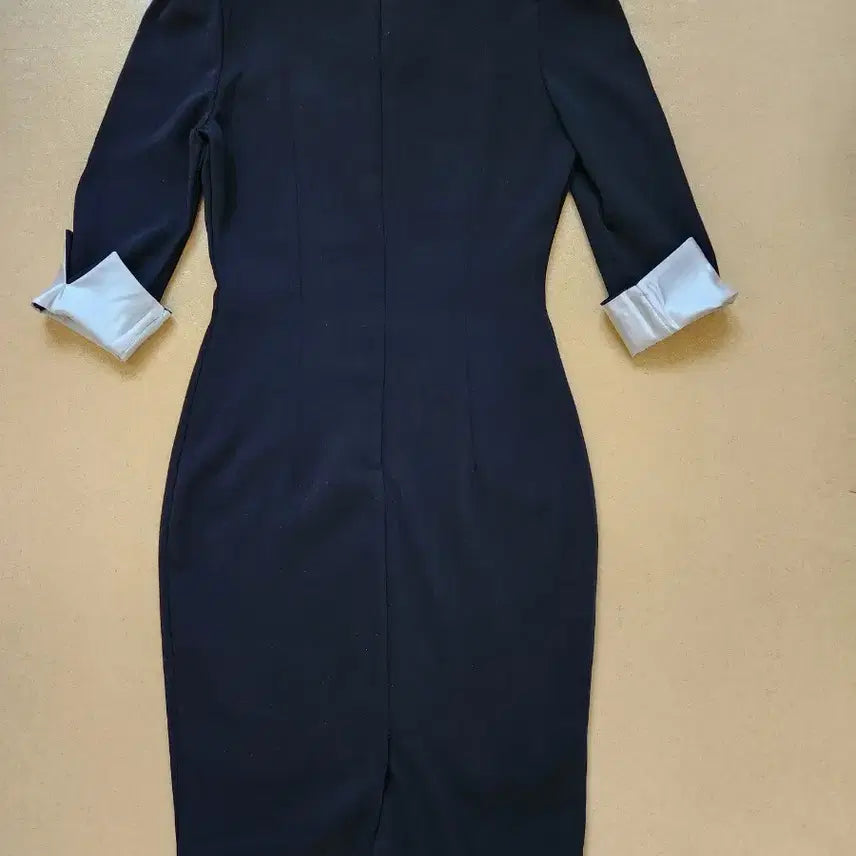 [BUNJANG] Black 7-Sleeve Color-Block Dress / 블랙 7부 소매 배색 원피스