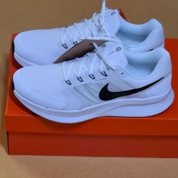 [BUNJANG] Nike Run Swift 3 Running Shoes White/Black (New) / (새상품)나이키 러닝화 런스위프트 운동화 290