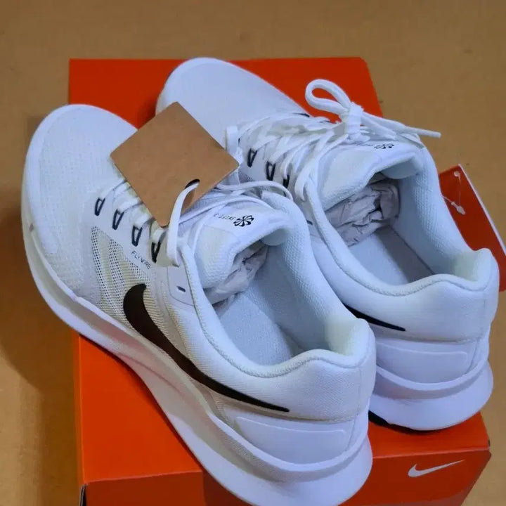 [BUNJANG] Nike Run Swift 3 Running Shoes White/Black (New) / (새상품)나이키 러닝화 런스위프트 운동화 290