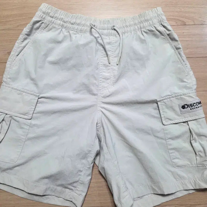 [BUNJANG] Discovery Expedition Cargo Shorts Ivory Size 95 / 디스커버리 익스페디션 카고 반바지 아이보리 95