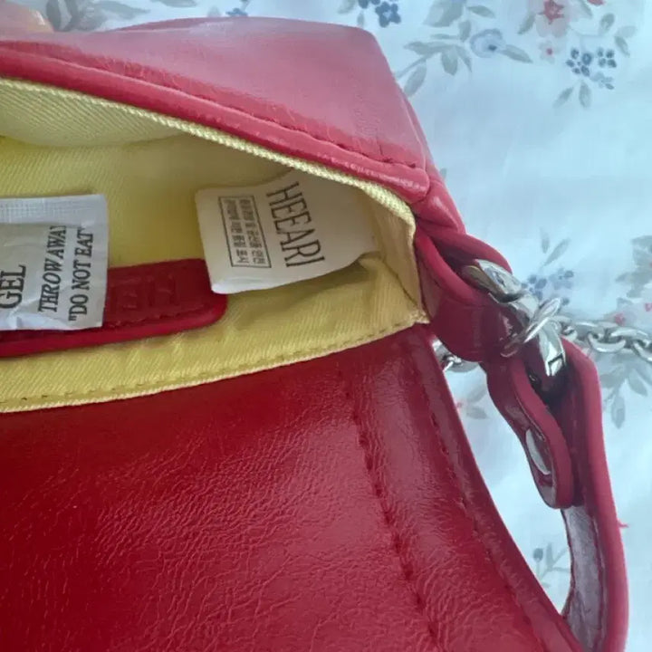 [BUNJANG] Hyeri Red Chain Mini Crossbody Bag / 교환 교신) 히어리 레드 체인 미니 크로스백