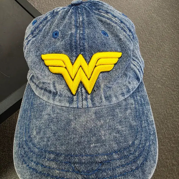 [BUNJANG] Wonder Woman Logo Denim Baseball Cap / 원더우먼 로고 데님 볼캡