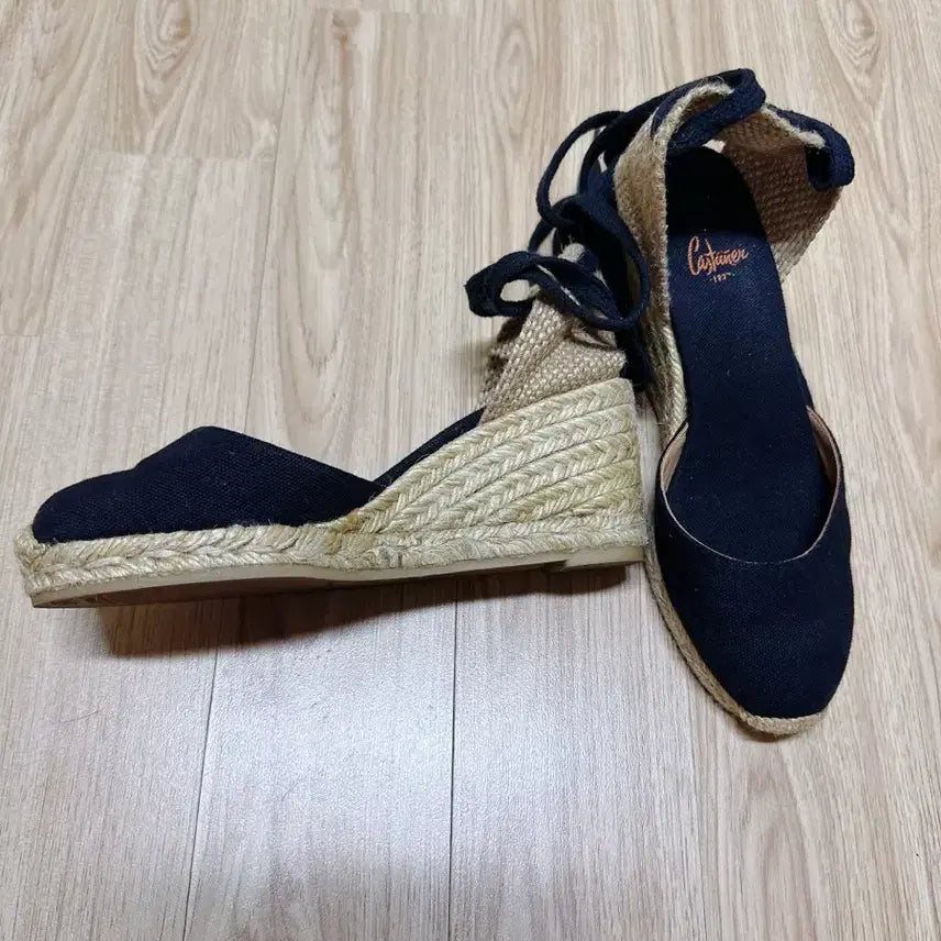 [BUNJANG] Castañer Black 6cm Heel Sandals Size 35 (US 5) / 까스따네르 블랙 6센티굽 (35사이즈, 230)