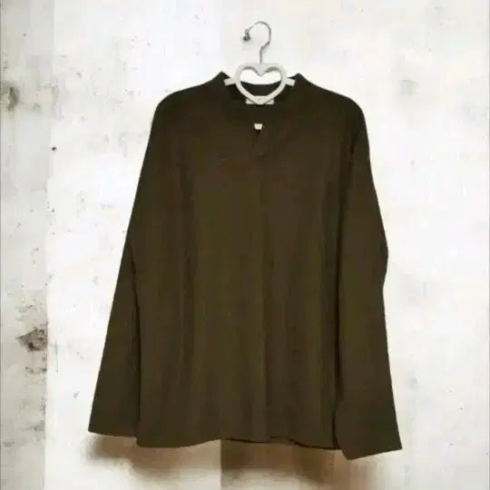 [BUNJANG] Unisex V-Neck Long Sleeve T-Shirt Free Size / 브이넥 긴팔 티셔츠, 남녀공용 프리사이즈