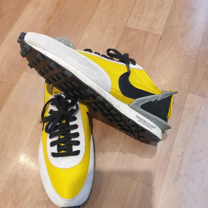 [BUNJANG] Nike x Undercover Daybreak Yellow Sneakers / 나이키 x 언더커버 데이브레이크 옐로우 스니커즈