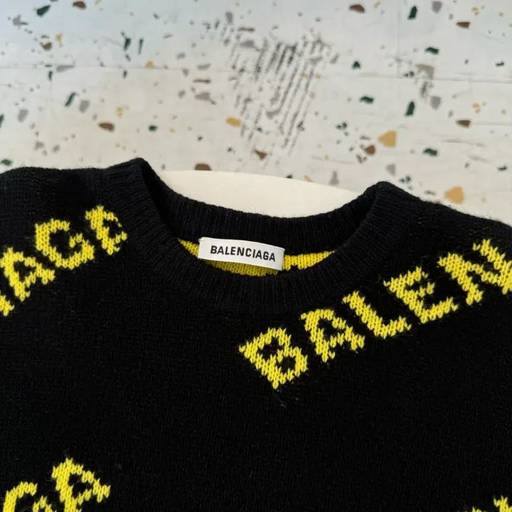 [BUNJANG] Balenciaga Multicolor Logo Knit Yellow M / [정품/백화점판] 발렌시아가 멀티로고 니트 블랙/옐로우