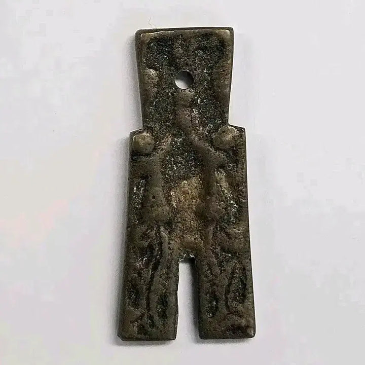 [BUNJANG] Qing Dynasty Coin-Shaped Charm with Daoist Figures / 청말 포전형 인물문 도교 압승패화전 K51