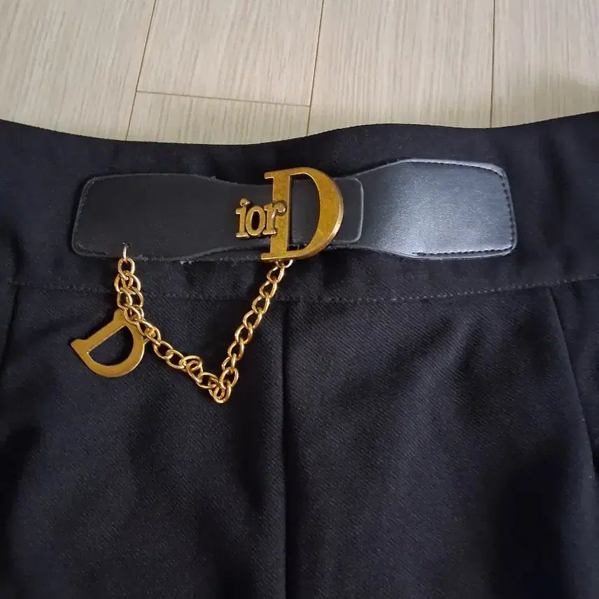 [BUNJANG] Dior Black Belt Detail Shorts / 디올 블랙 반바지 Dior 벨트 장식(31~32)