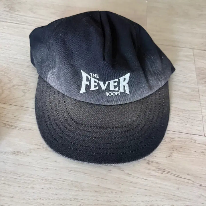 [BUNJANG] Werkos &amp; Feverroom Caps and Beanies / 뤡코즈 , 피버룸 모자류 급쳐