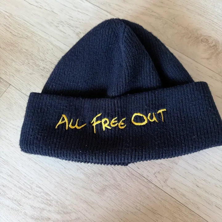 [BUNJANG] Werkos &amp; Feverroom Caps and Beanies / 뤡코즈 , 피버룸 모자류 급쳐