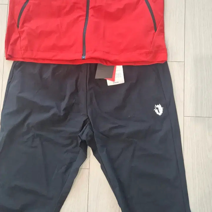 [BUNJANG] Black Yak Windbreaker Top and Bottom Set Red/Black (Sealed) / [미개봉]블랙야크 바람막이 상하의 세트 레드/블랙