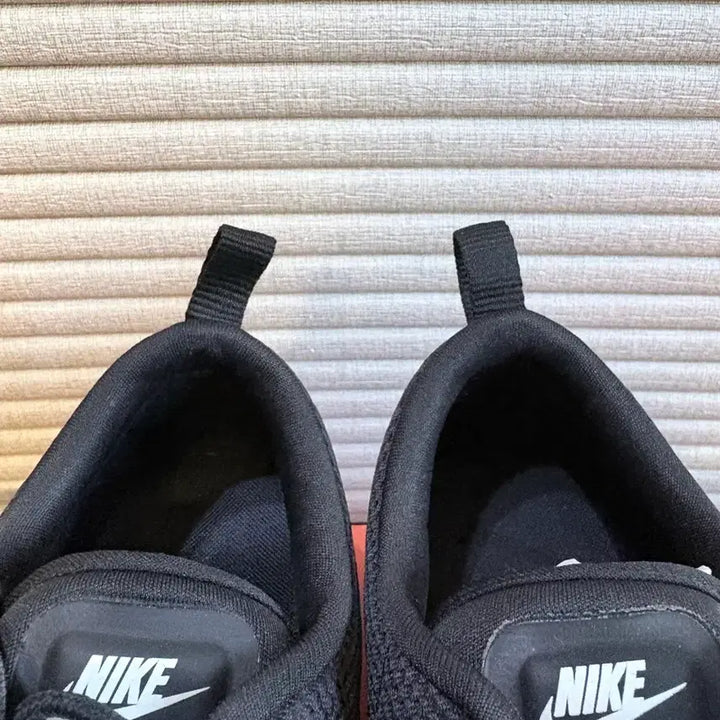 [BUNJANG] Nike Black Sneakers 250mm / 나이키 운동화 250mm