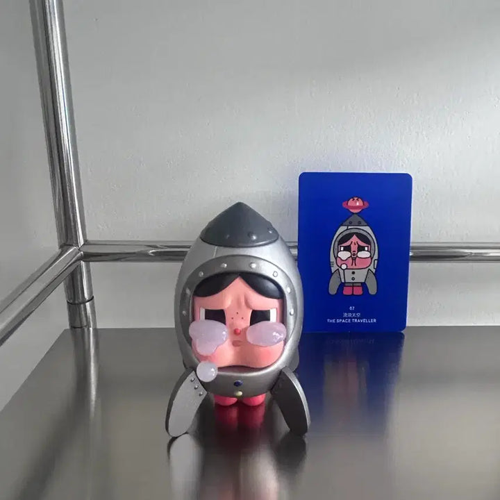 [BUNJANG] Pop Mart Crybaby Crying to the Moon Astronaut Figure / 팝마트 크라이베이비 피규어