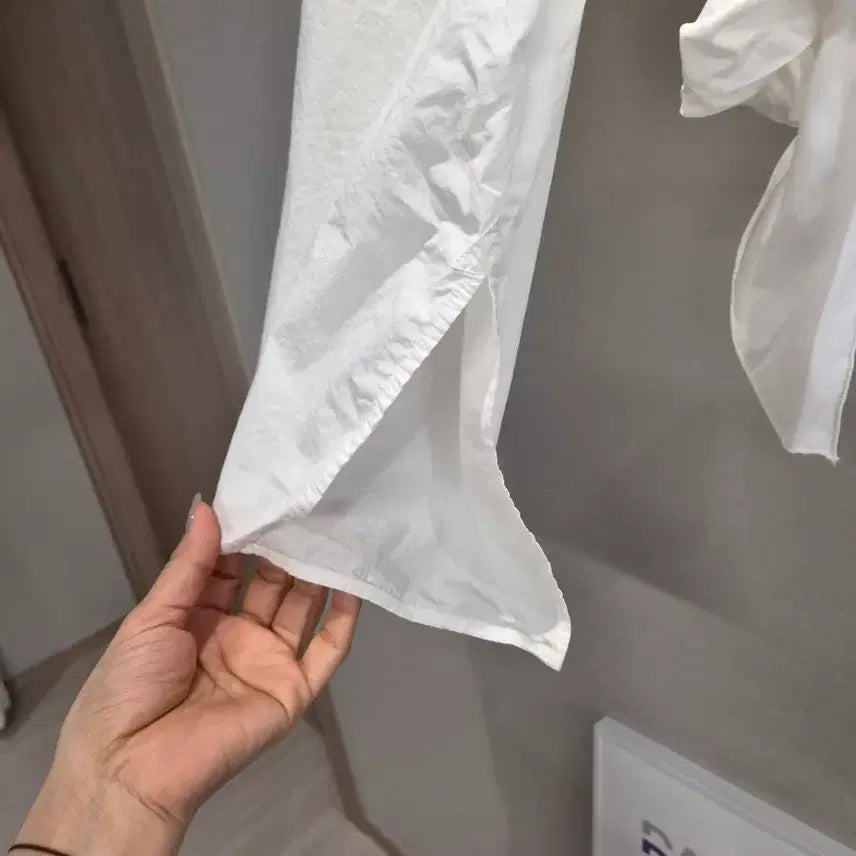 [SOLD OUT] 타임화이트 리본 매듭 롱 슬리브 블라우스