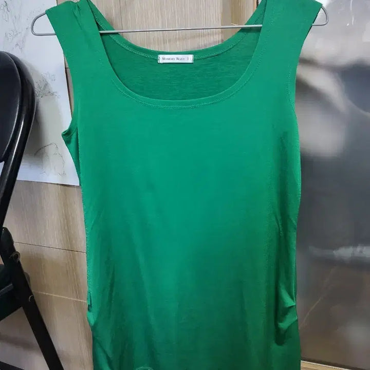[BUNJANG] Memory Road Sleeveless T-Shirt Green / 메모리로드 그린 민소매 티셔츠
