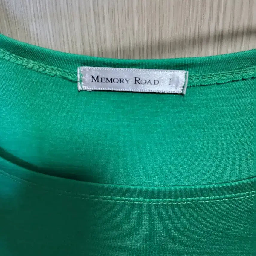 [BUNJANG] Memory Road Sleeveless T-Shirt Green / 메모리로드 그린 민소매 티셔츠