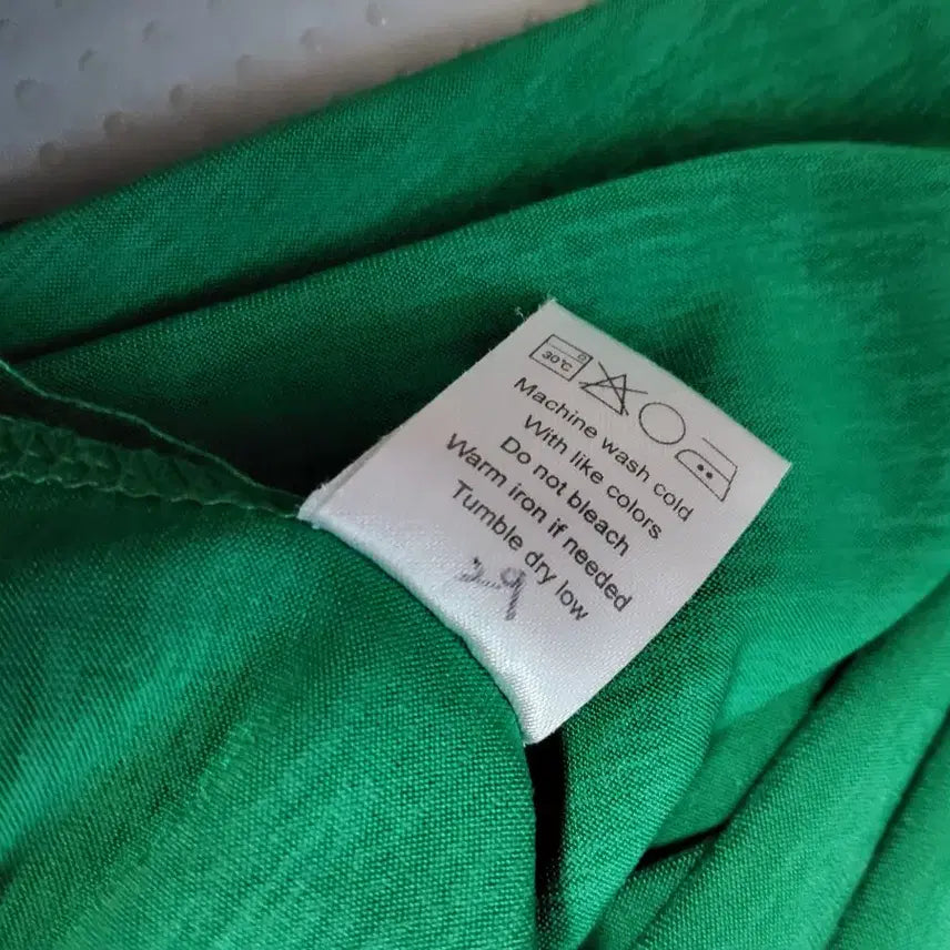 [BUNJANG] Memory Road Sleeveless T-Shirt Green / 메모리로드 그린 민소매 티셔츠