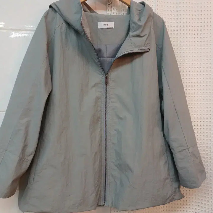 [BUNJANG] Herb Hood Windbreaker Jumper Free Size / Herb 후드 바람막이점퍼 free