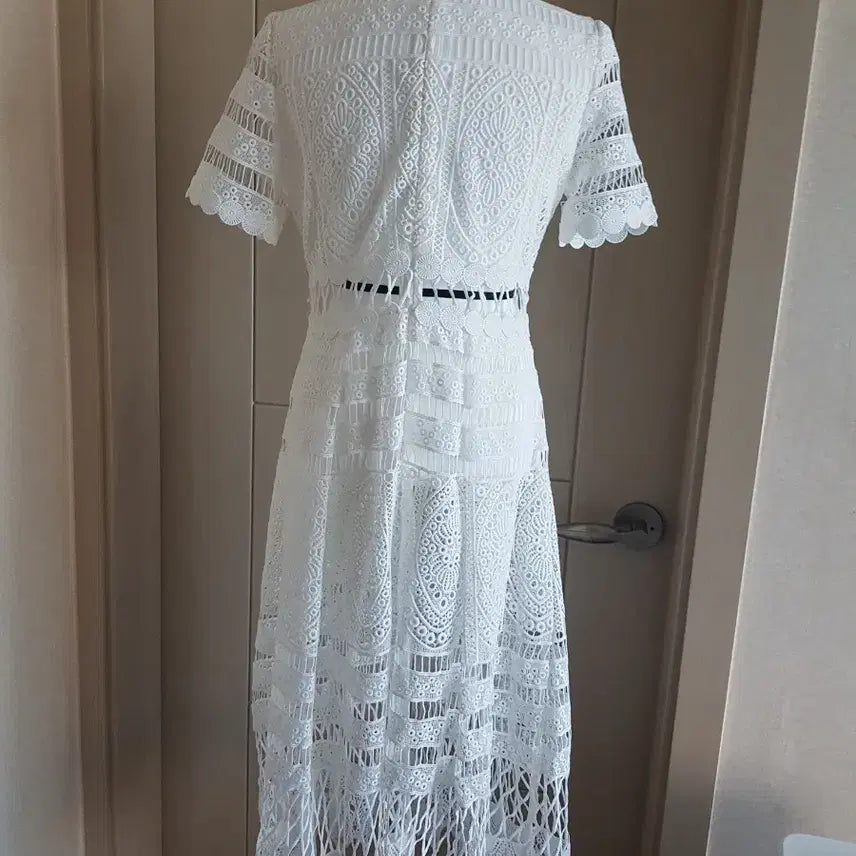 [BUNJANG] High-Quality White Lace Dress / 편집샵 고퀄 원피스