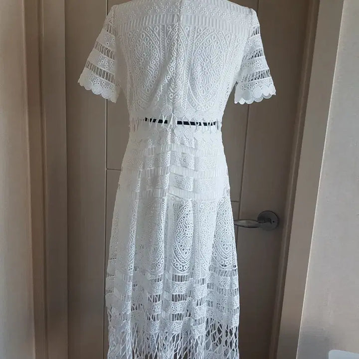 [BUNJANG] High-Quality White Lace Dress / 편집샵 고퀄 원피스