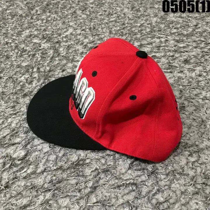 [BUNJANG] Chicago Red/Black Snapback Hat / 시카고 레드/블랙 스냅백 모자