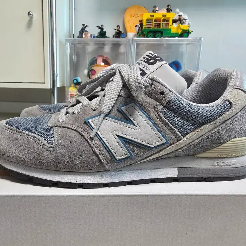 [BUNJANG] New Balance 996 Grey Suede Sneakers / 뉴발란스 996 회색 스웨이드 운동화