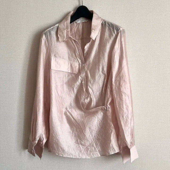[BUNJANG] Je-pyeong Glossy Sheer Wrap Twisted Shirt Blouse Pink Satin / 제평 아이디 i-d 글로시 쉬어 랩 꼬임 셔츠 블라우스 핑크 새틴 하객룩