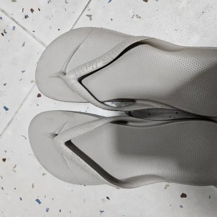 [BUNJANG] Archis Top 240 Shoes / 아치스 토프240