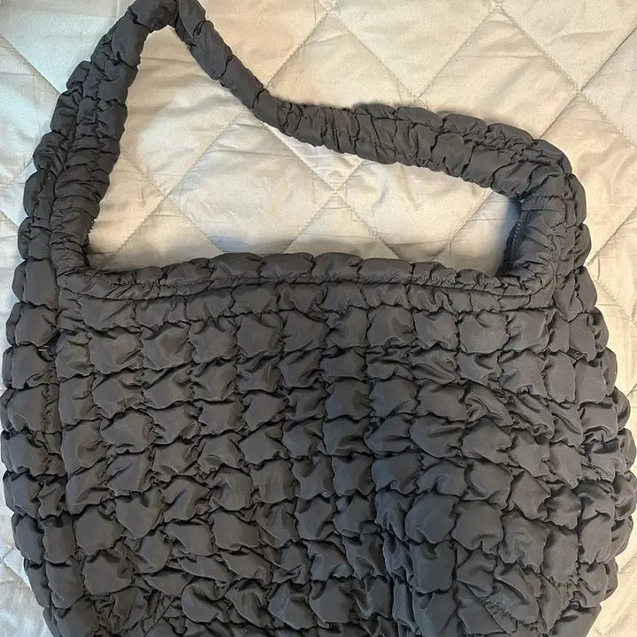 [BUNJANG] COS Oversized Quilted Shoulder Bag Black / 코스 오버사이즈 퀼티드 숄더백 블랙 COS 가방