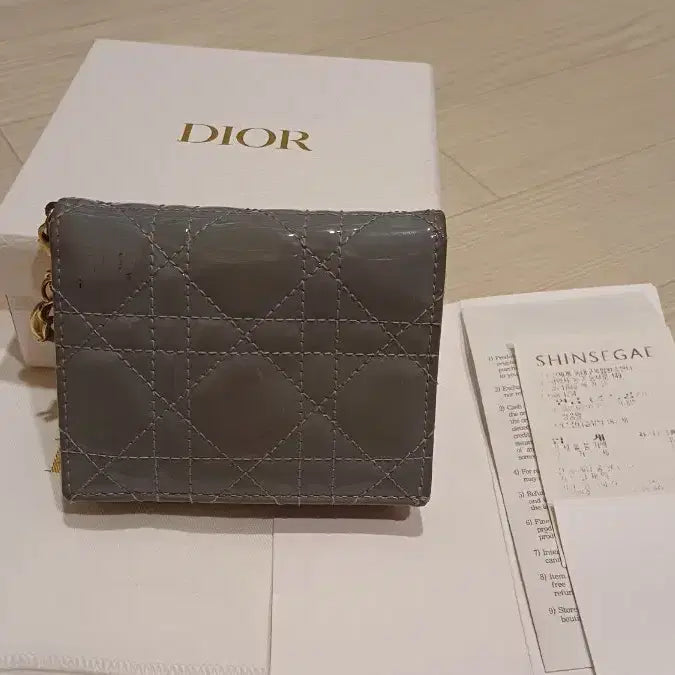 [BUNJANG] Dior Lady Cannage Bifold Wallet / 디올 레이디 까나쥬 반지갑