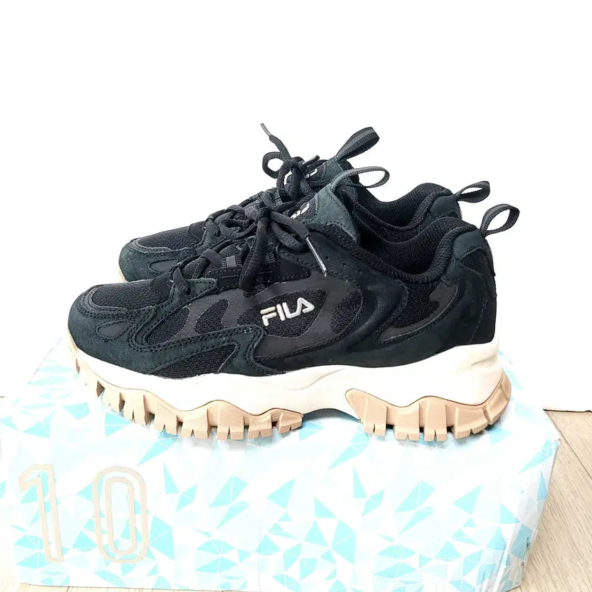 [BUNJANG] Fila Chunky Sneakers (225-230) / 휠라 운동화(어글리슈즈)  225~230가능