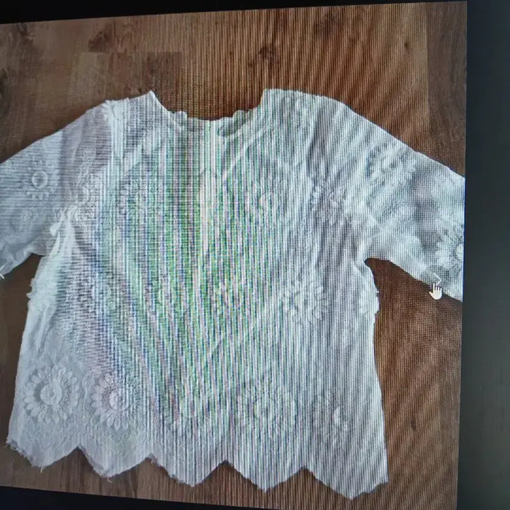 [BUNJANG] White Flower Embroidery Blouse with Punch Lace Detail / 화이트 플라워 자수 블라우스 펀칭 레이스