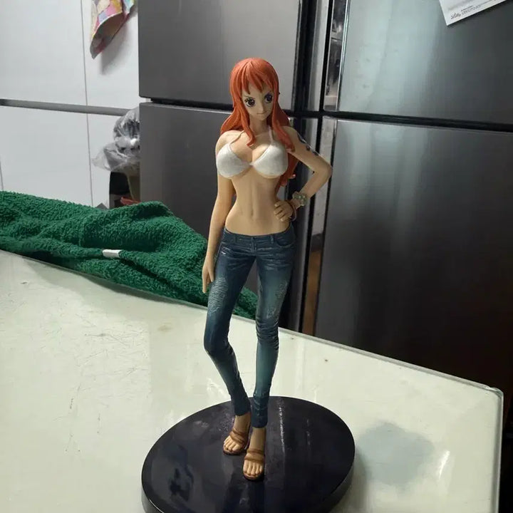 [BUNJANG] One Piece Nami "Jeans Version" Figure / 원피스 나미 피규어 청바지 버전