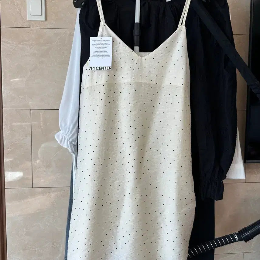 [BUNJANG] 714center Polka Dot Silk Slip Dress / 새상품) 714center 도트 슬립 나시 원피스 도트 실크 원피스