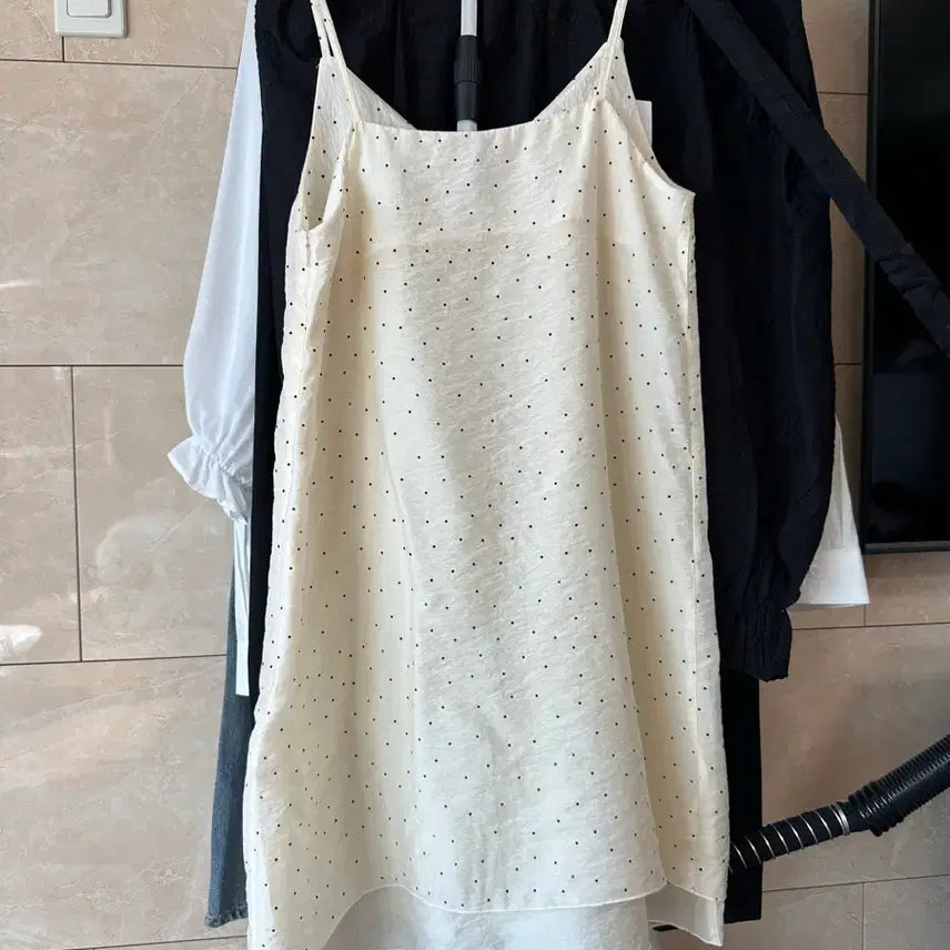 [BUNJANG] 714center Polka Dot Silk Slip Dress / 새상품) 714center 도트 슬립 나시 원피스 도트 실크 원피스