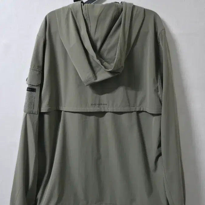 [BUNJANG] Jeep Khaki Hooded Windbreaker Jacket / 지프 카키색 후드 바람막이 자켓